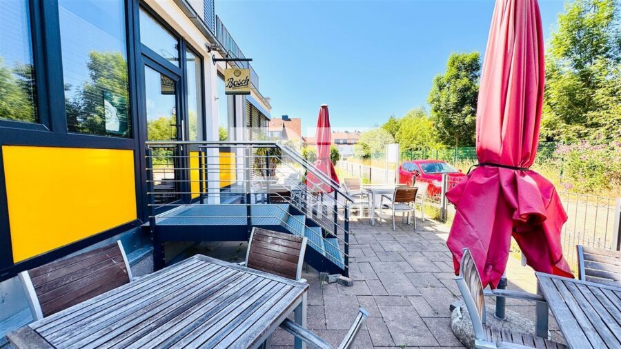 Neuw. Wohn / Gewerbeimmobilie mit vielen Nutzungsmöglichkeiten - Aktuell Gastro und Ferienwohnungen - EG Terrasse 2 klein